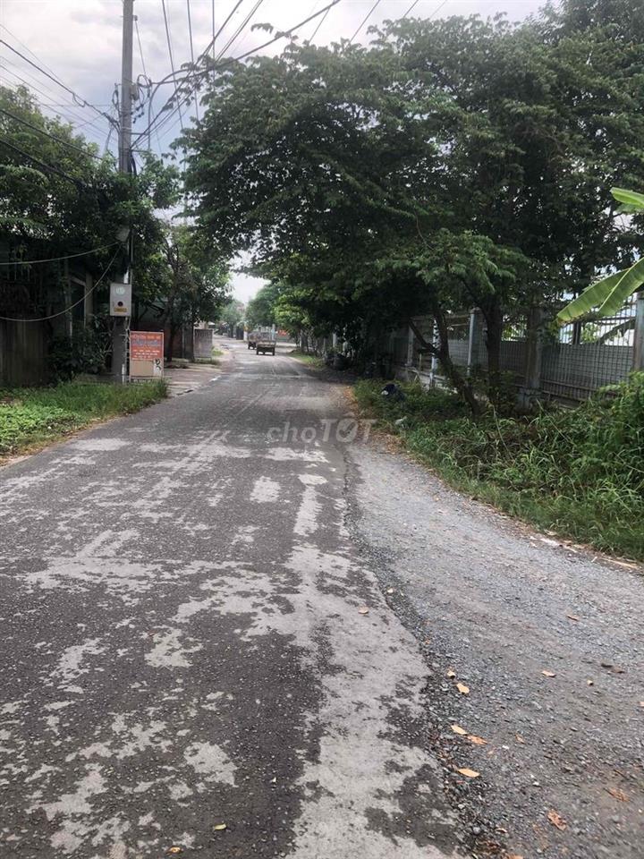 Nhà nguyên căn mặt tiền đường 177 cho thuê
