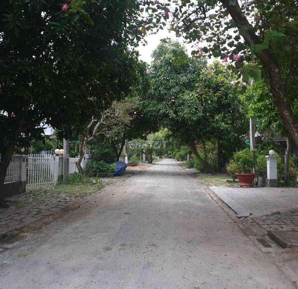 cho thuê biệt thự  3 tầng