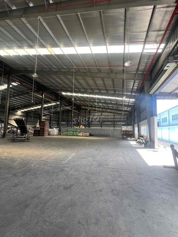 Bán xưởng phân bón 5000m. khu công nghiệp Đức Hoà 3. Đức Hoà. Long An