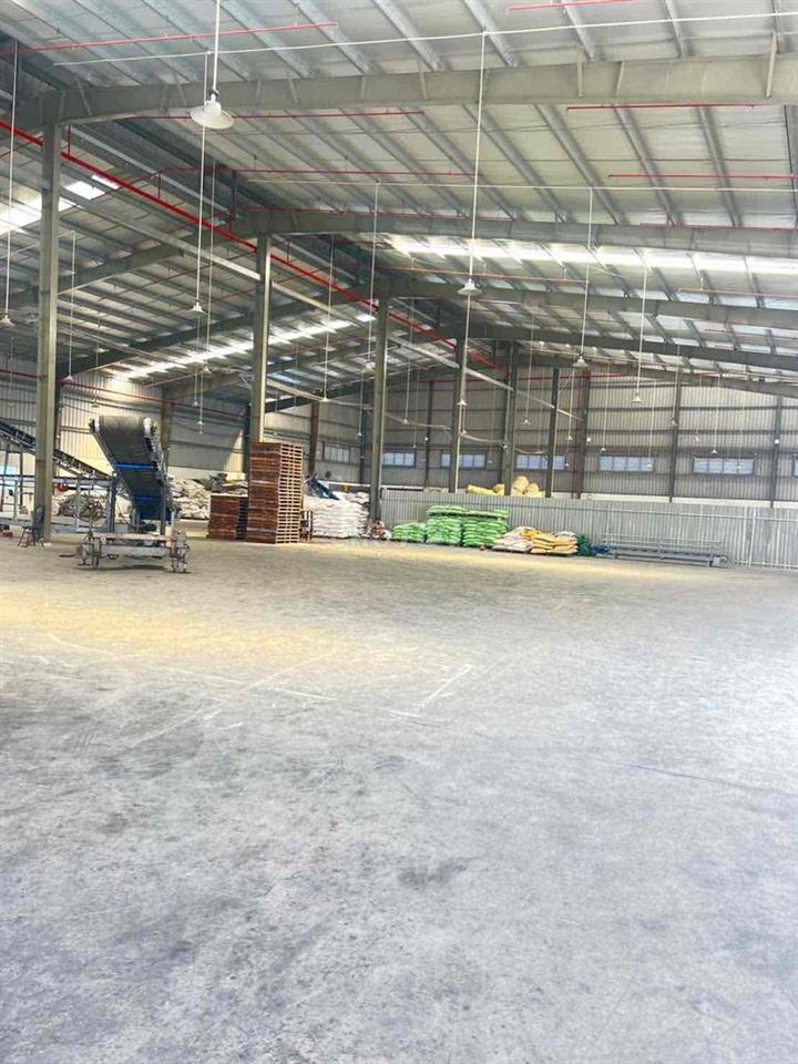 Bán xưởng phân bón 5000m. khu công nghiệp Đức Hoà 3. Đức Hoà. Long An