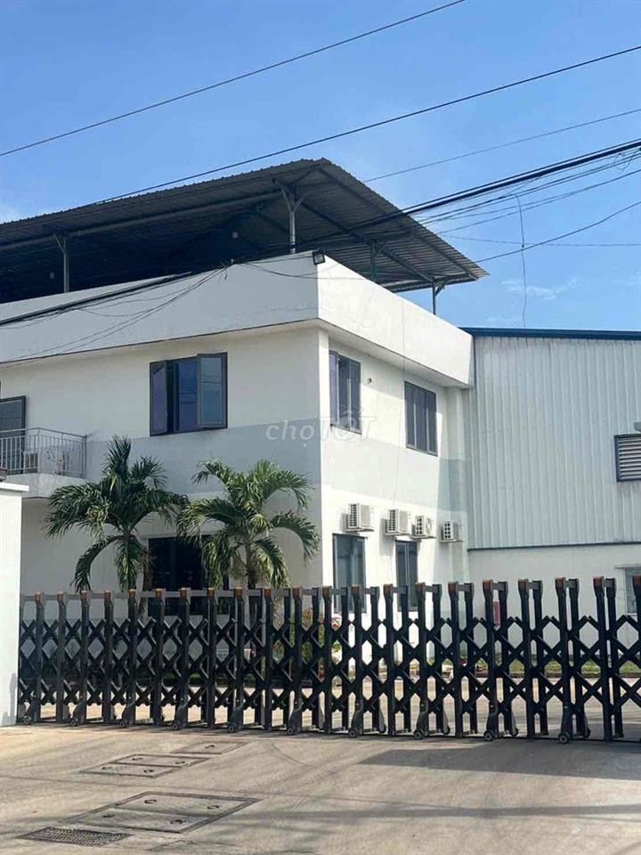 Bán xưởng phân bón 5000m. khu công nghiệp Đức Hoà 3. Đức Hoà. Long An