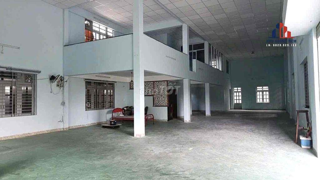 Chủ cần cho thuê nhà xưởng khuôn viên 1.600m²