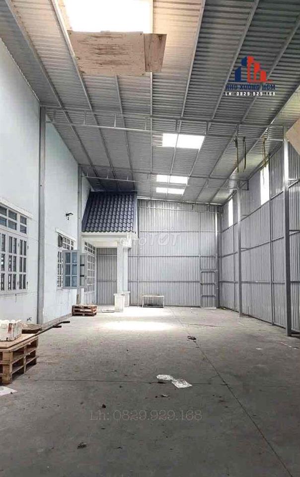 Chủ cần cho thuê nhà xưởng khuôn viên 1.600m²