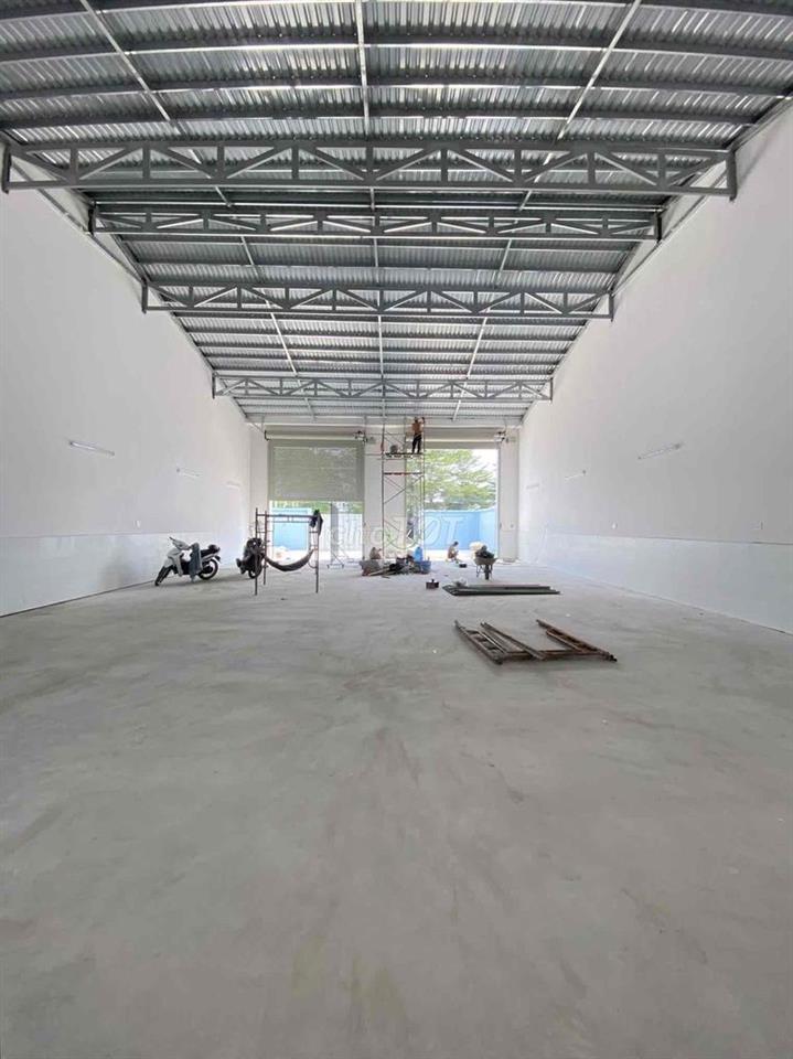 Chủ cần cho thuê nhà xưởng mới sd 680m² , cont 24/34