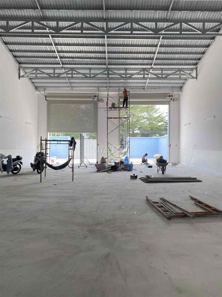 Chủ cần cho thuê nhà xưởng mới sd 680m² , cont 24/34