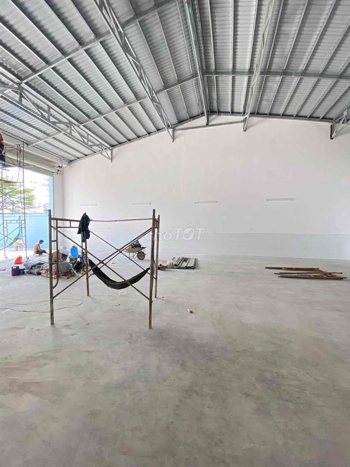 Chủ cần cho thuê nhà xưởng mới sd 680m² , cont 24/34