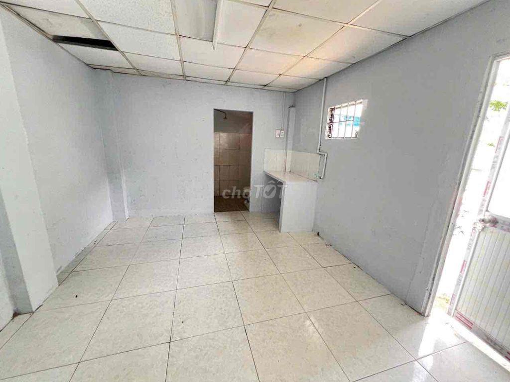 Chủ gửi nhà tdt 260m² = 5.5 triệu, khuôn viên rộng