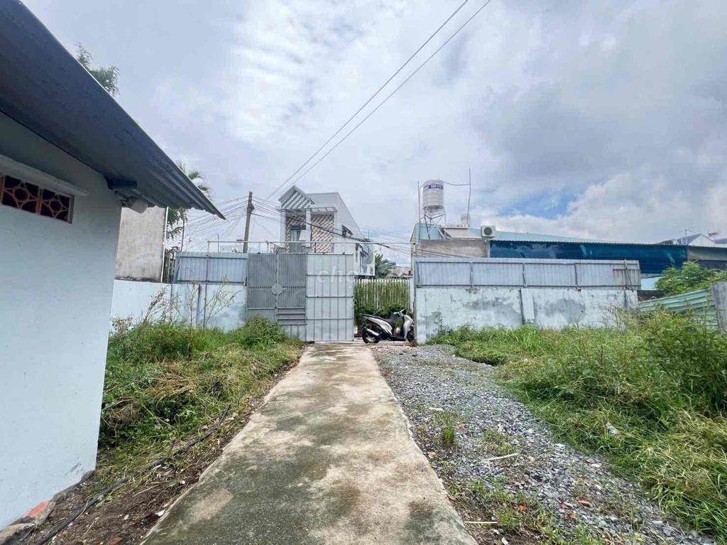 Chủ gửi nhà tdt 260m² = 5.5 triệu, khuôn viên rộng