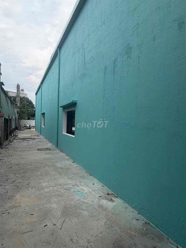 Chủ cần cho thuê xưởng mới xây dtkv 1000m, cao 7m