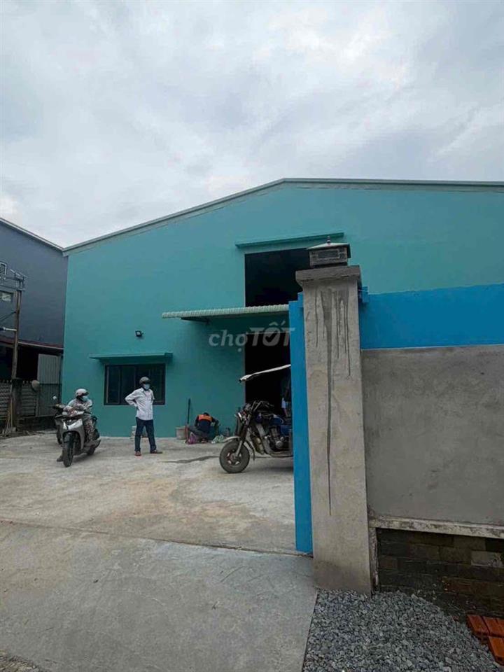 Chủ cần cho thuê xưởng mới xây dtkv 1000m, cao 7m