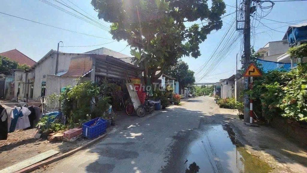 Chủ ngộp cần bán đất 133m2 ngay X.Tân Thông Hội , Củ Chi Giá 875tr
