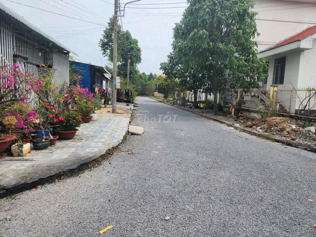 Giảm ngay 200 triệu ! bán đất 100m2 ngay X.Đức Hòa ,Tây Ninh Giá 600tr