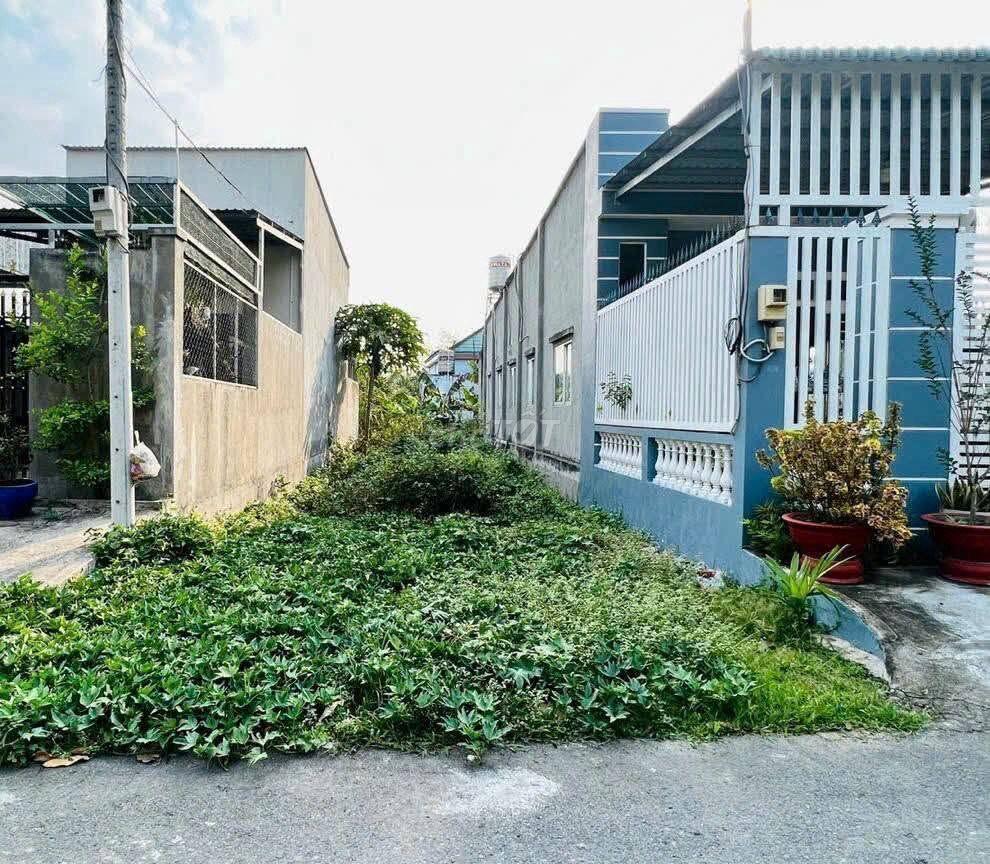 Chủ ngộp cần bán gấp đất 111m2 ngay sát KCN Tây Bắc Giá chỉ 825tr