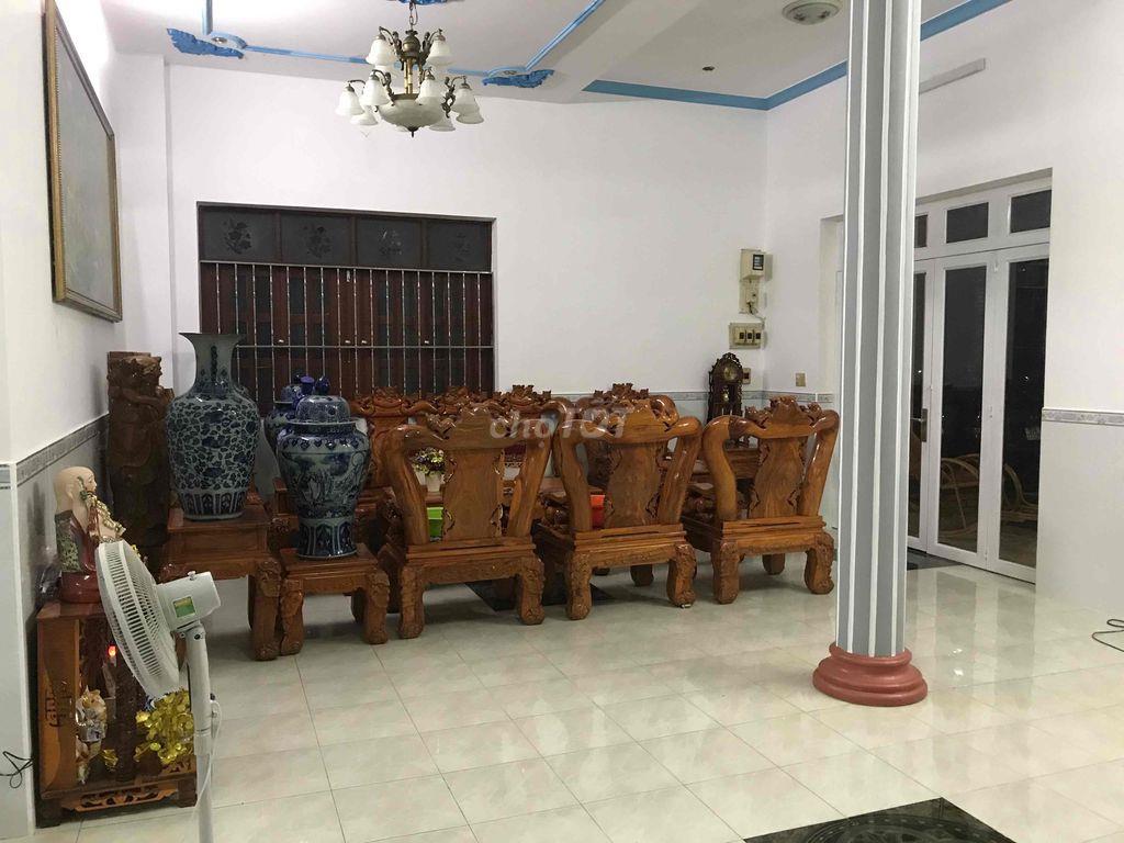 Bán Biệt Thự Mặt Tiền Quốc Lộ 22 DT 50m x 44m giá 22 tỷ