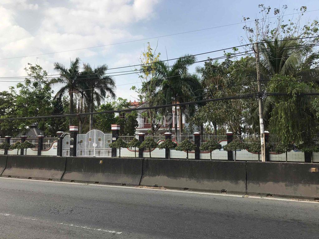Bán Biệt Thự Mặt Tiền Quốc Lộ 22 DT 50m x 44m giá 22 tỷ