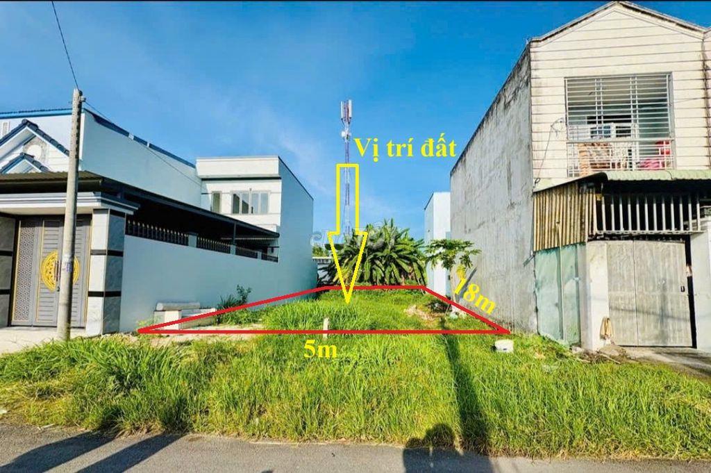Bán Gấp 92m2 gần trường THPT Tân Thông Hội giá 880tr, xã Củ Chi, SHR