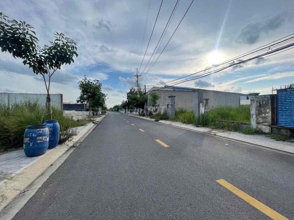 BÁN ĐẤT SỔ HỒNG RIÊNG 135m2 Ở TÂN PHÚ TRUNG