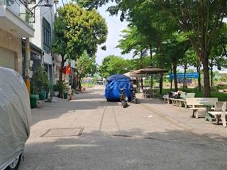 kẹt tiền hạ giá bán gấp nhà phố xây mới đường thạnh lộc 37