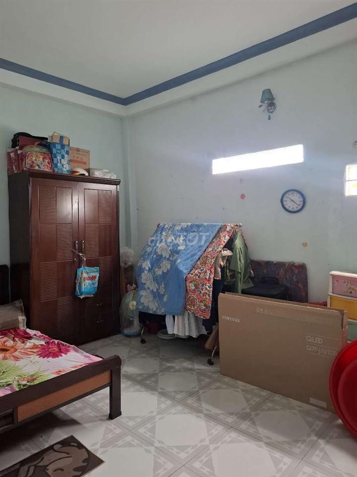 bán dùm bà cô nhà 1 trệt 2 lầu đường thạnh lộc 41 phường thạnh lộc