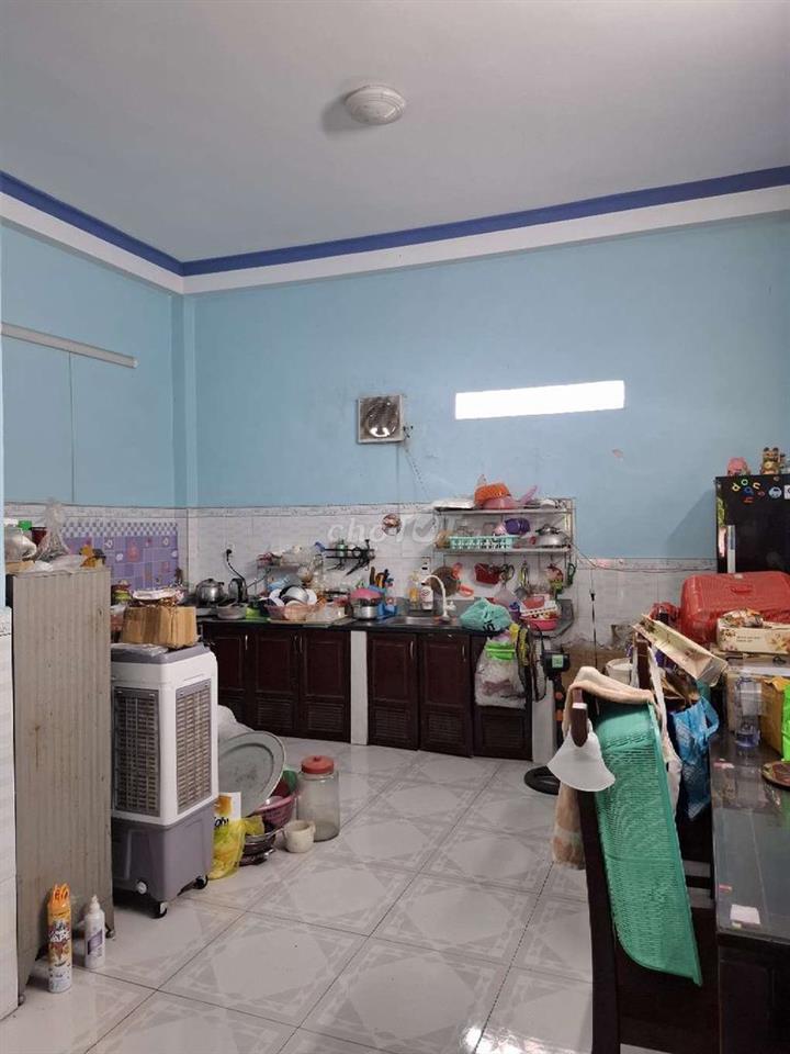 bán dùm bà cô nhà 1 trệt 2 lầu đường thạnh lộc 41 phường thạnh lộc