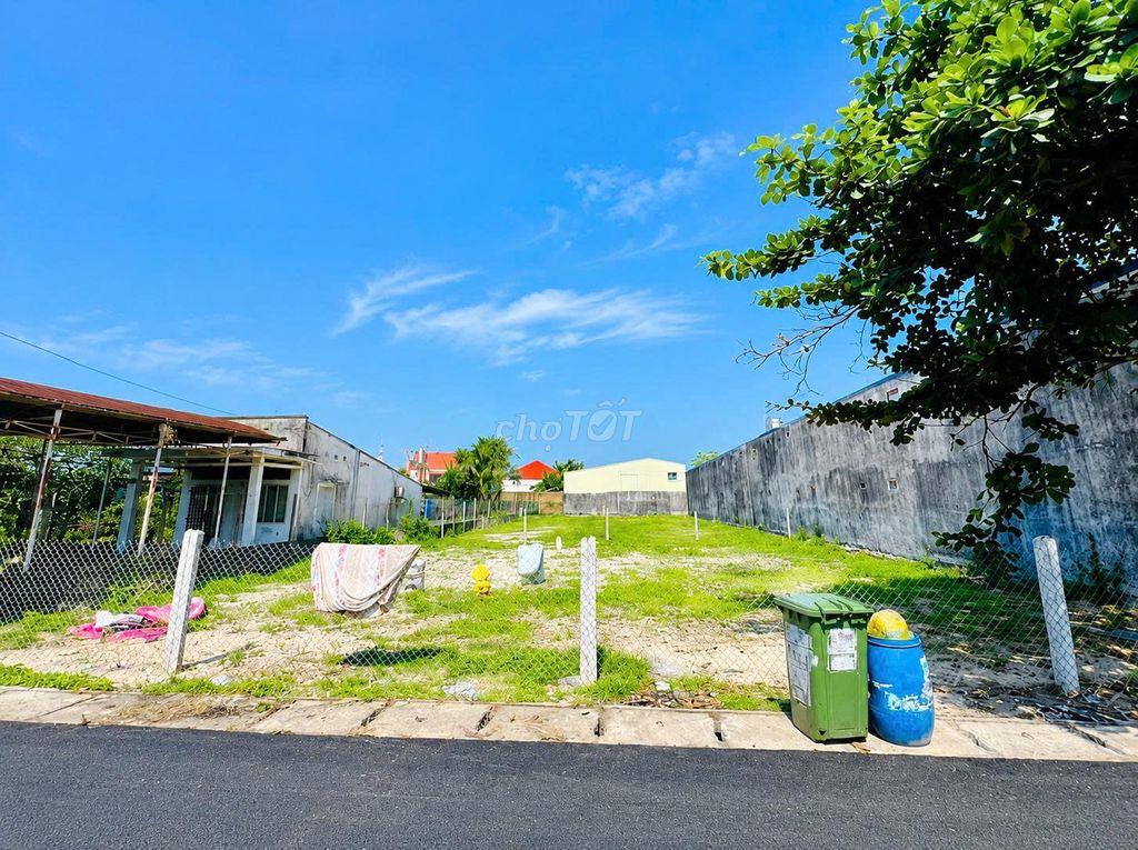 Chính chủ gửi bán ngộp lô đất 358m2 có shr chỉ 850tr đường rộng 12m