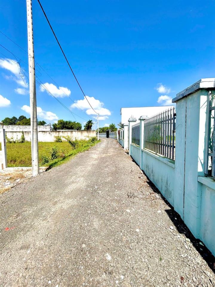 Chính chủ bán ngộp đất dt 556m2 ở Tân Phú Trung giá 670 triệu có shr