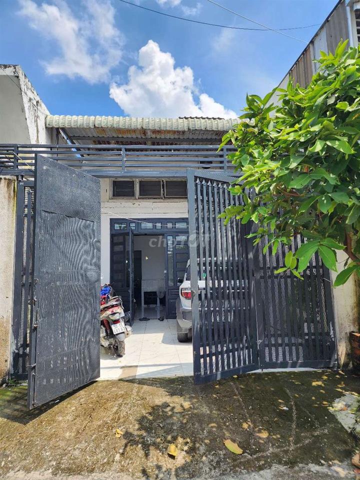Bán nhà 1/ Dương Công Khi. Hẻm xe tải. 97m2. 2 tầng. Giá 2,35 tỷ.