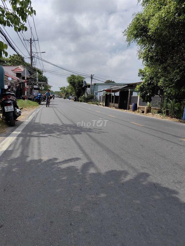 Đất mặt tiền Nguyễn Thị Lắng. 473m2. 4,5 tỷ.