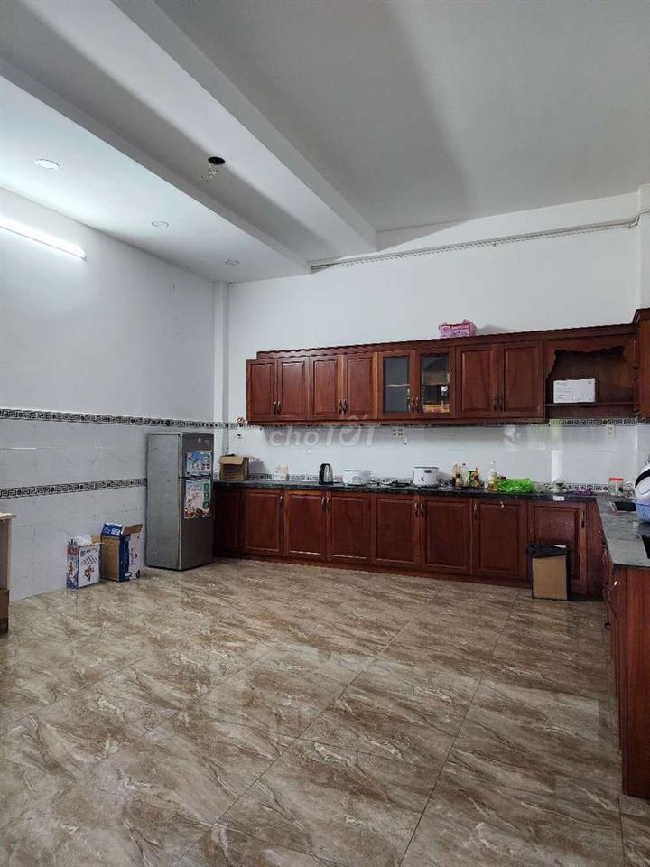 Nhà mặt tiền Nguyễn Thị Chuối. 7x18,6. 123,2m2. Giá 8,8 tỷ.