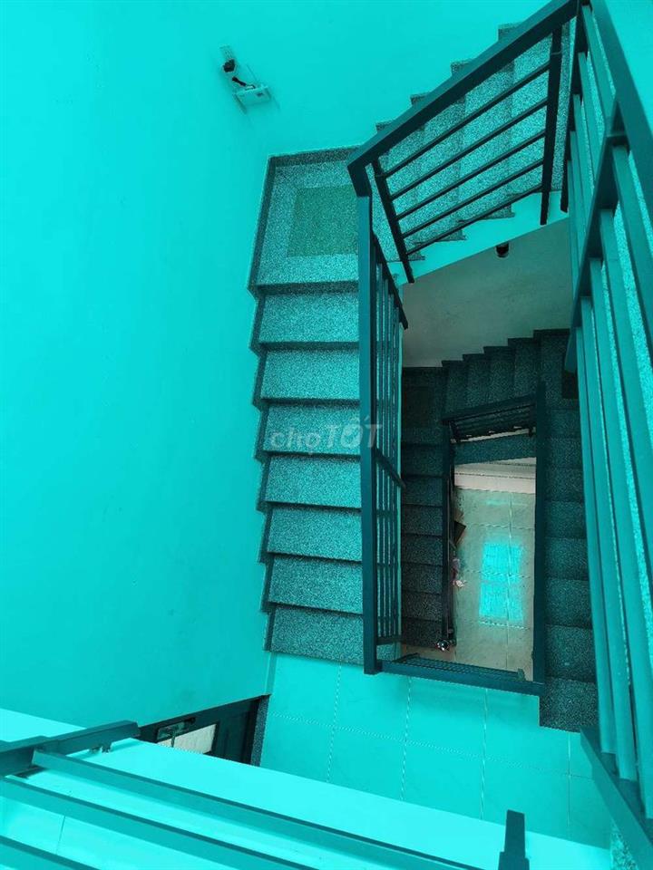 Nhà mặt tiền Nguyễn Thị Chuối. 7x18,6. 123,2m2. Giá 8,8 tỷ.