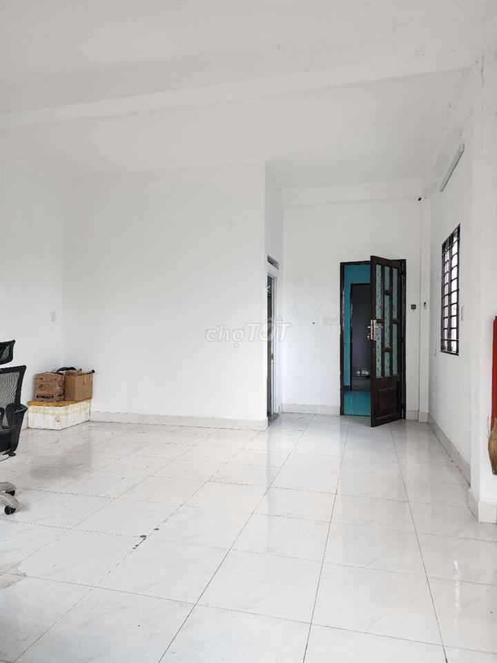 Nhà mặt tiền Nguyễn Thị Chuối. 7x18,6. 123,2m2. Giá 8,8 tỷ.