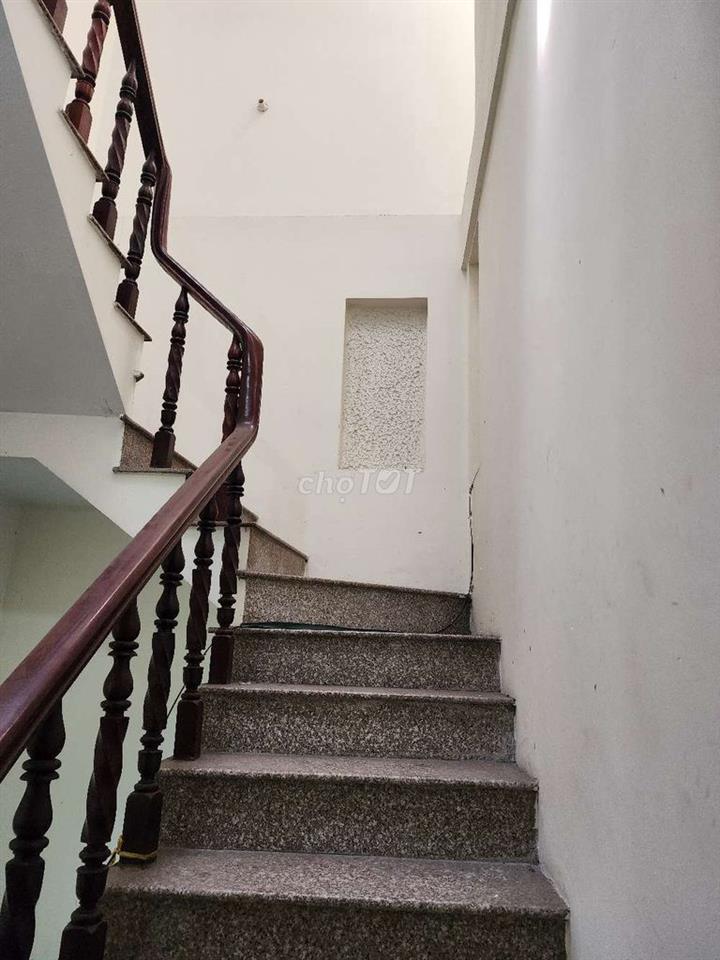 Nhà mặt tiền Tô Ký. 3 tầng. Sàn 196m2. 10 tỷ.