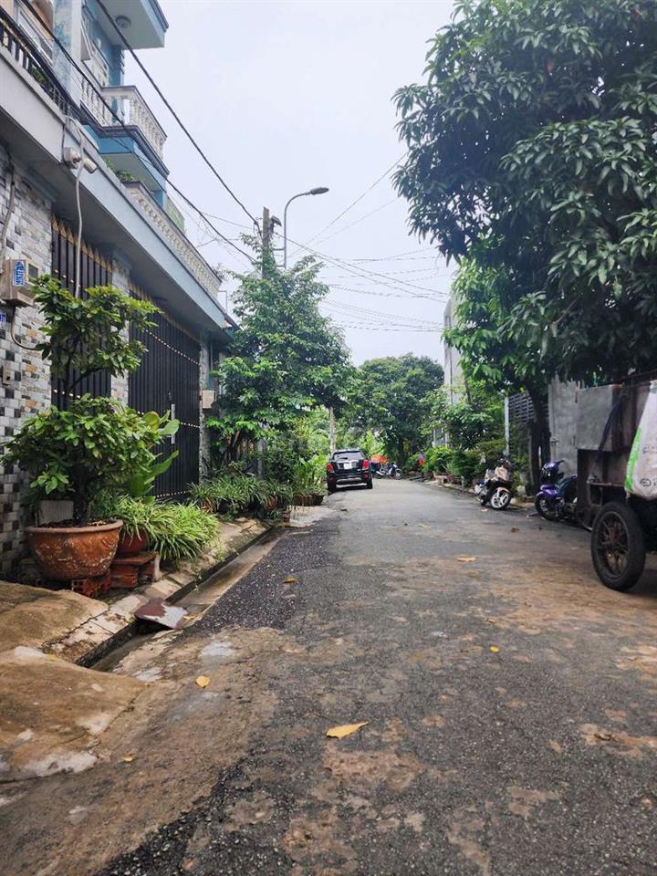 Nhà khu dân cư Đại Hải. 3 tầng. 5,3 tỷ.