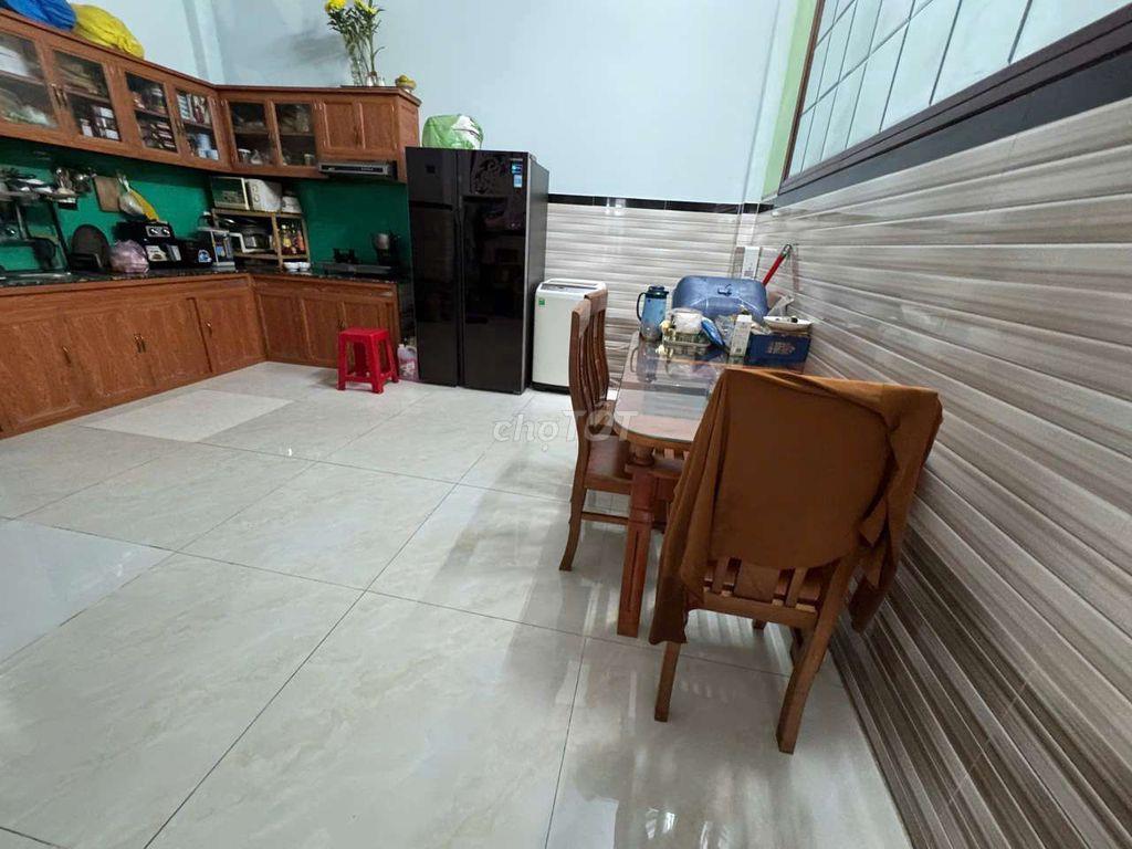 Nhà khu dân cư Đại Hải. 3 tầng. 5,3 tỷ.