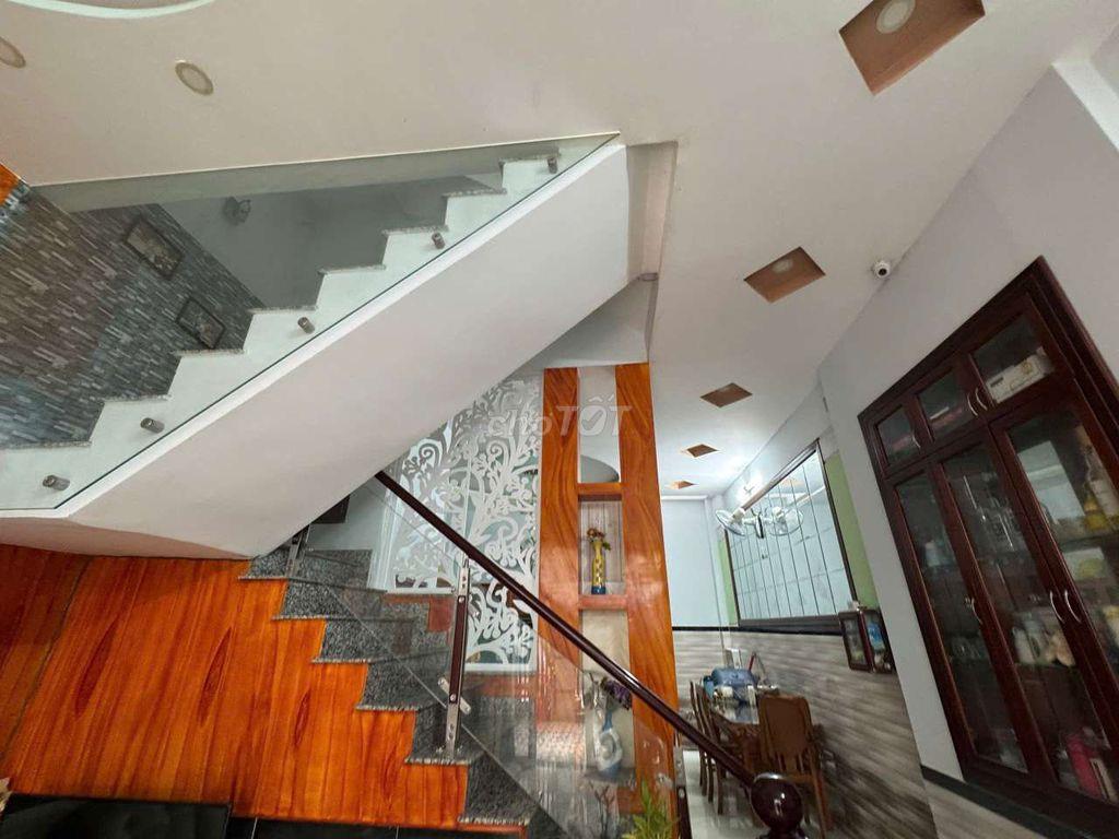 Nhà khu dân cư Đại Hải. 3 tầng. 5,3 tỷ.