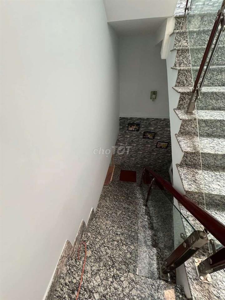 Nhà khu dân cư Đại Hải. 3 tầng. 5,3 tỷ.