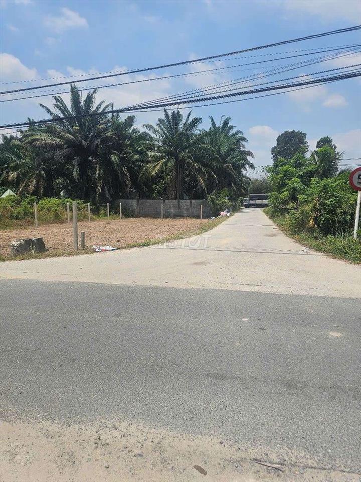 đất trung tâm xã nhuận đức