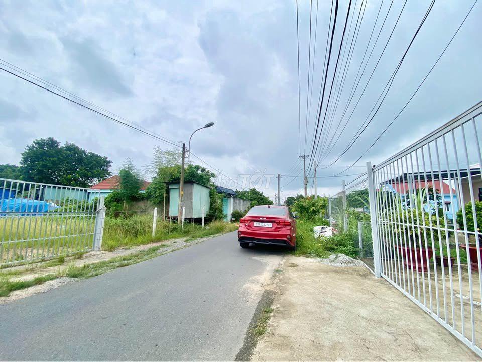 790tr Lô đất kế bên Vinhomes đường Nguyễn Thị Lắng (283m2) shr, thổ cư