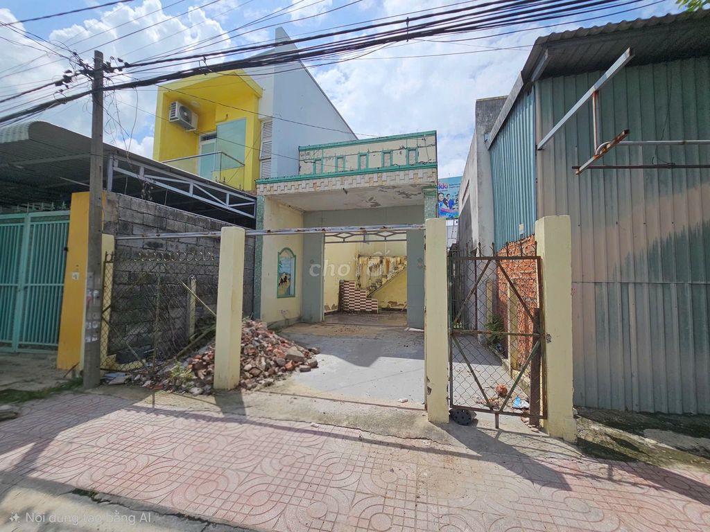 Bán gấp miếng đất 217M2 - 620 triệu có khung nhà nát  sổ riêng còn TL