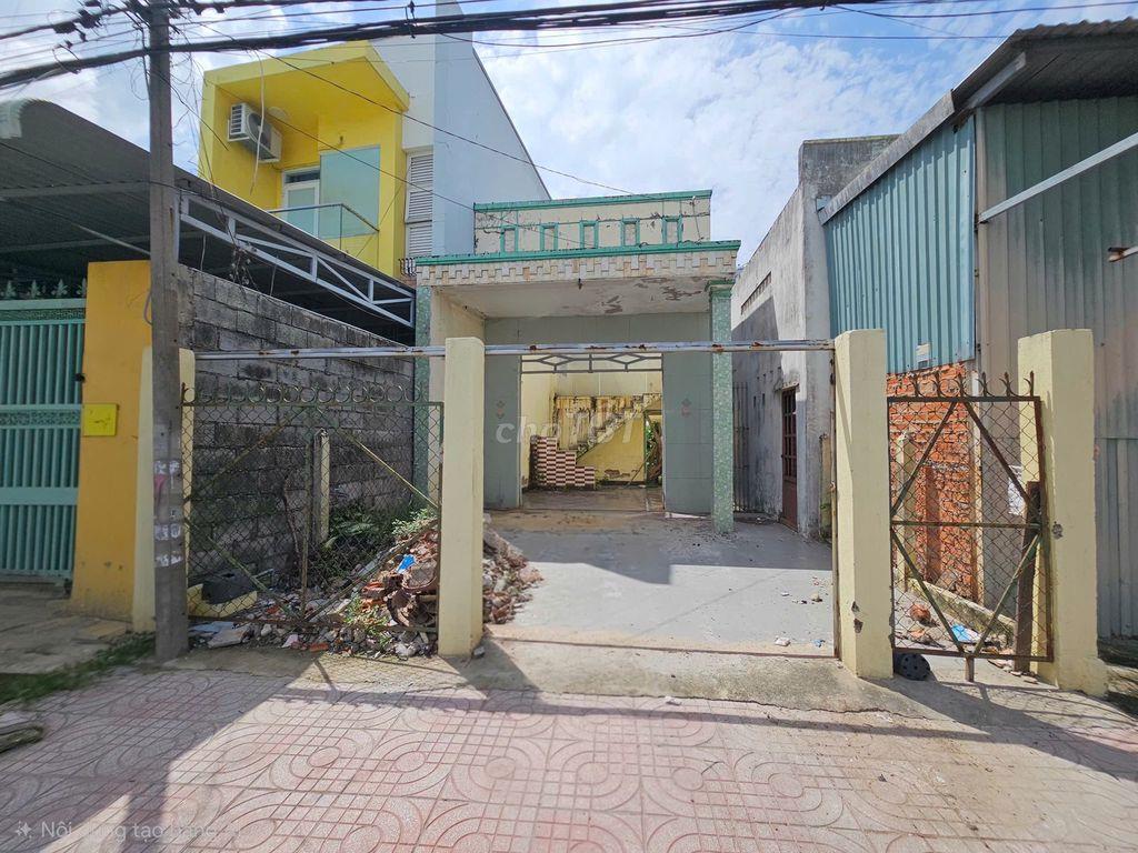 Bán gấp miếng đất 217M2 - 620 triệu có khung nhà nát  sổ riêng còn TL