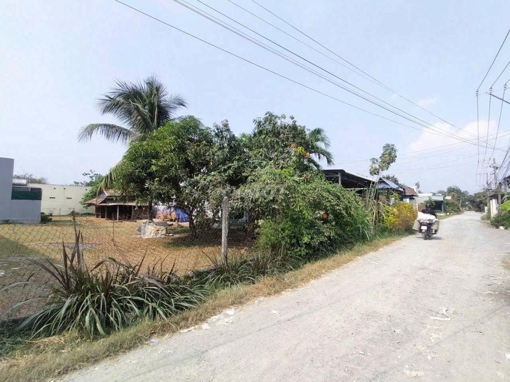 BÁN NHANH LÔ ĐẤT SÁT KCN TRẢNG BÀNG, 270M2, SHR, 750TR