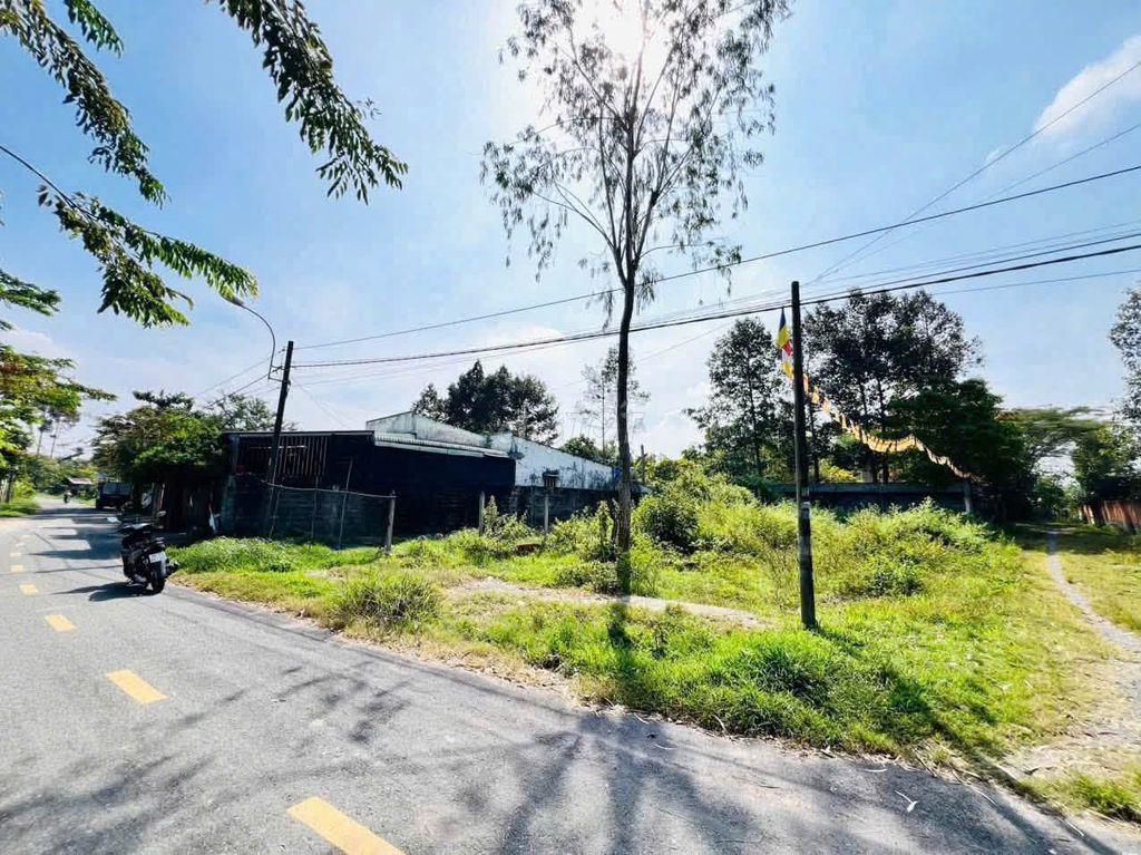LÔ GÓC 2 MT ĐẸP NHẤT, XÃ NHUẬN ĐỨC, 283M2, SHR, 850TR