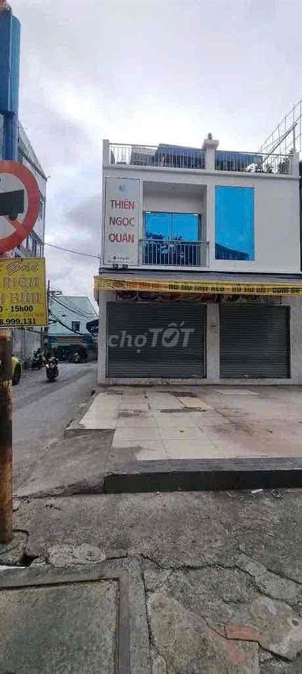 Cho thuê mặt bằng kinh doanh sầm uất quận 4
