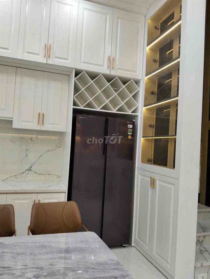 Nhà đẹp- thang máy-gần quận 7 vừa ở vừa kinh doanh