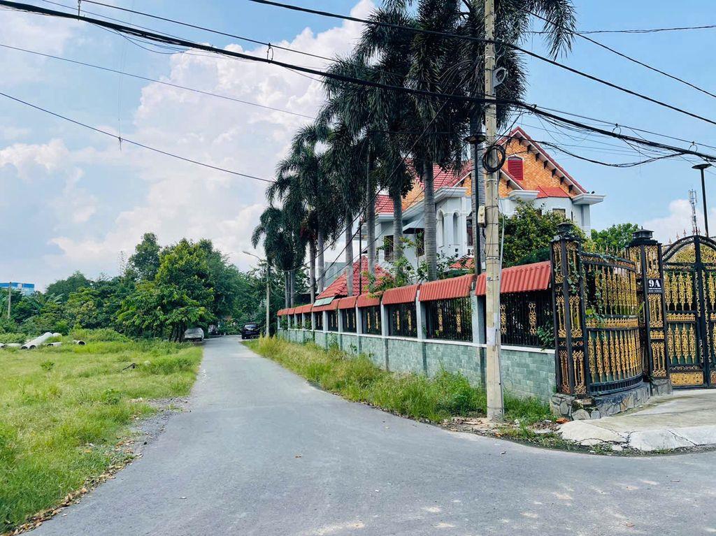Cần tiền làm ăn nên BÁN GẤP lô sẵn thổ cư 300m , mặt tiền nhựa