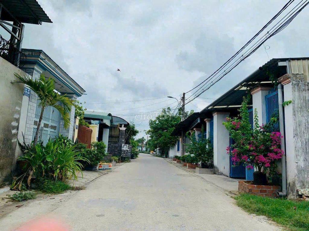Cần tiền đầu tư làm ăn cần BÁN GẤP lô thổ cư mặt tiền nhựa