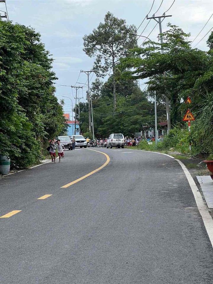 Đất Mặt Tiền Trường Tiểu Học Bến Than 5x35m full thổ cư