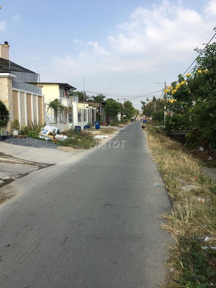 Bán đất thổ cư có nhà cấp 4 nhỏ đang cho thuê trọ