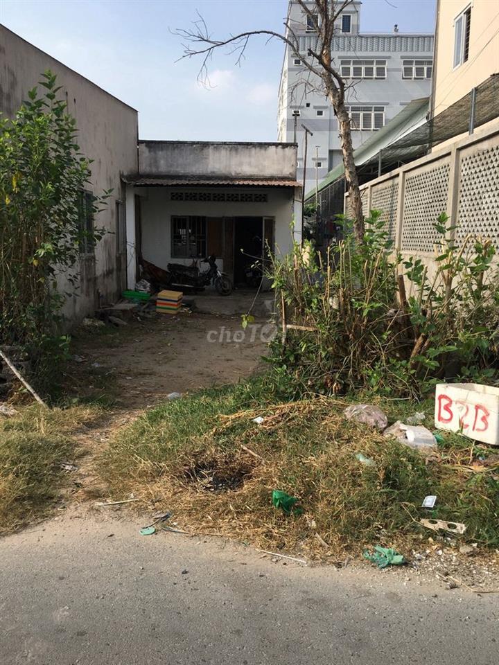Bán đất thổ cư có nhà cấp 4 nhỏ đang cho thuê trọ