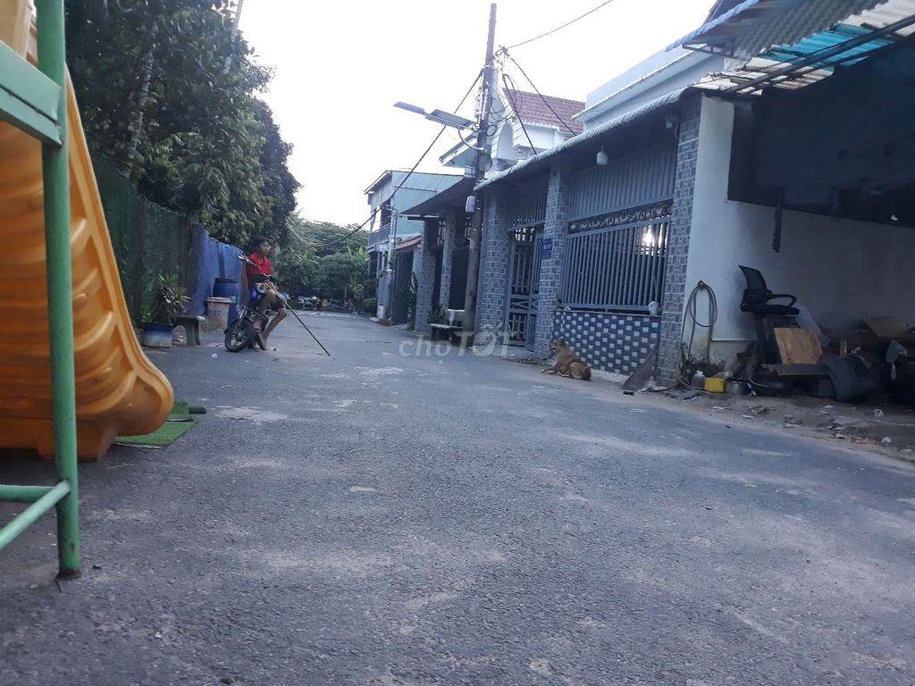 323 m2 Đất Thổ Cư 👉 2 MT View Kênh 👉 Bên Hông Công An Bình Mỹ